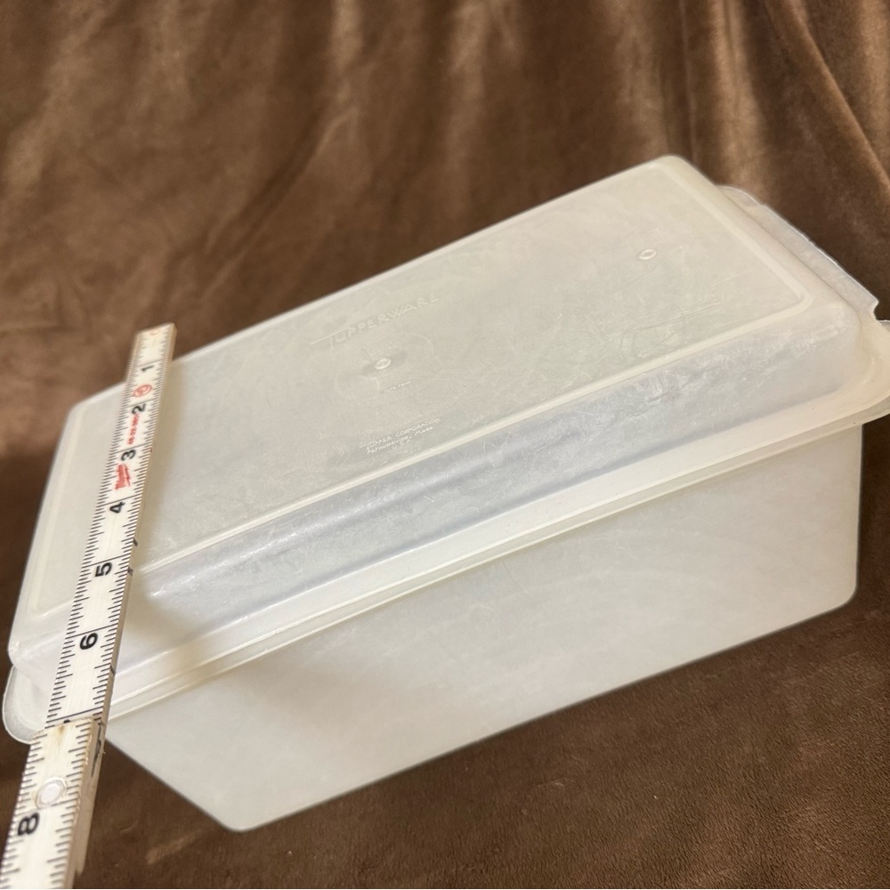 Vintage White bread Tupperware Storage Container - Picture 5 of 5